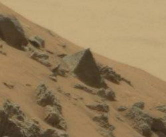 عااااجل اكتشــاف جديد اكتشاف هرم مثل اهرام مصر في كوكب المريخ بالصور  Pyramid-rock-mars
