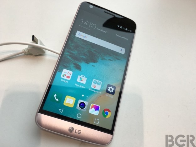 [Image: mwc-2016-lg-g5-event-hands-on-100.jpg?w=624]